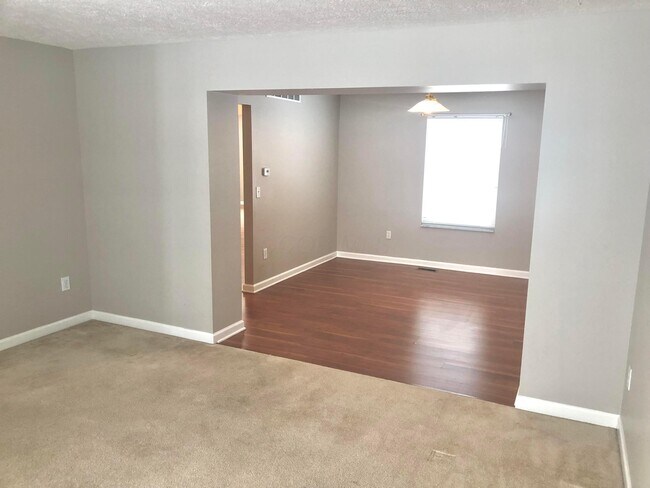 Building Photo - 2916 Abbey Knoll Dr