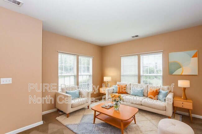 Building Photo - 18040 Delmas Dr