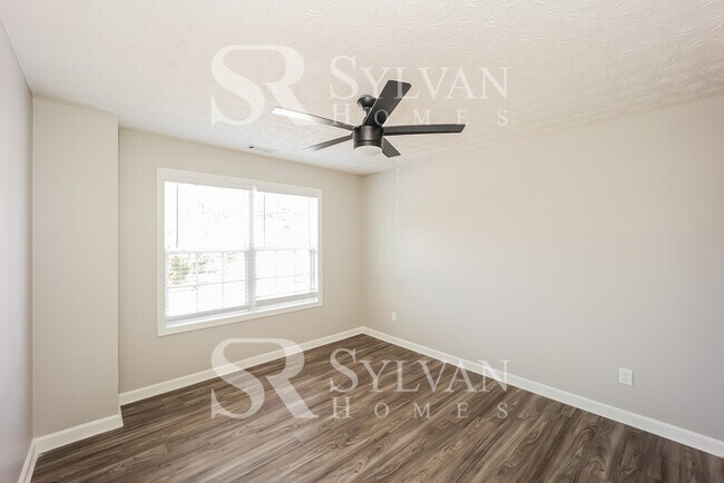 Building Photo - Your dream home awaits