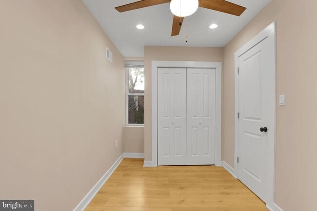 Building Photo - 274 S Alden St