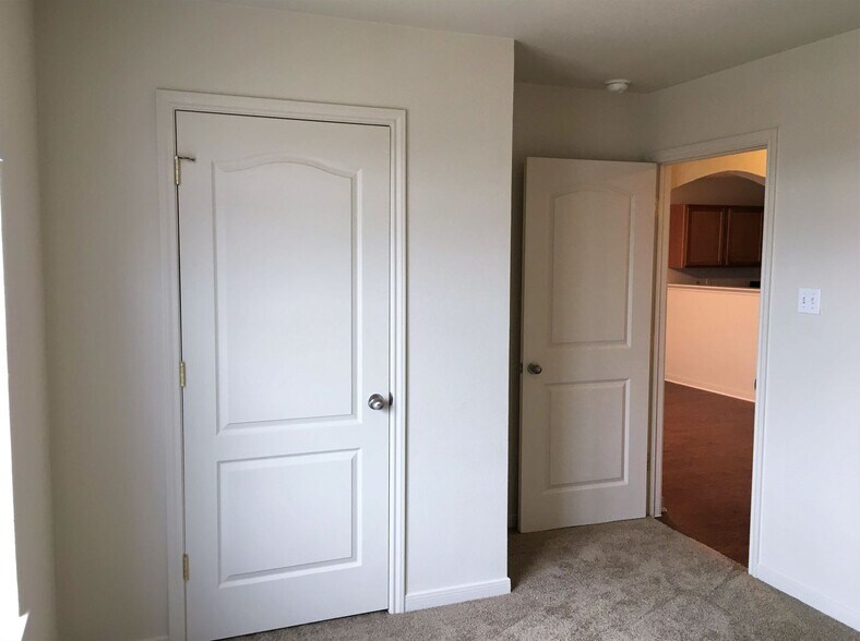 Building Photo - 408 Brittney Way