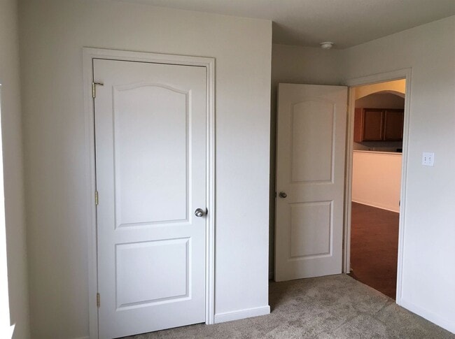 Building Photo - 408 Brittney Way