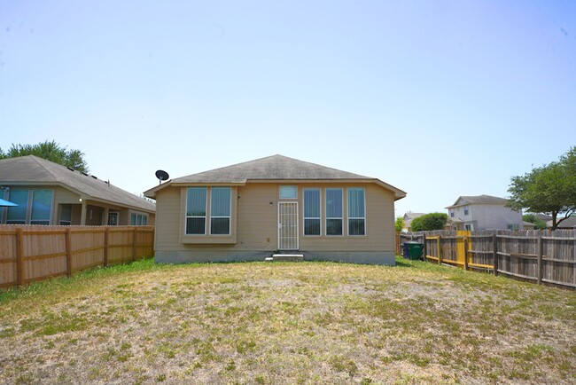 Building Photo - Great One-Story Home Near Lackland AFB Now...