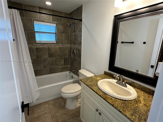 Building Photo - 4830 SW 41st Ave