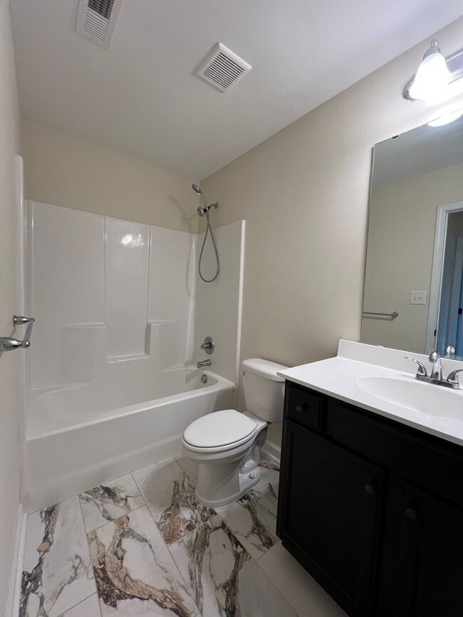 Building Photo - 310 Landon Ln