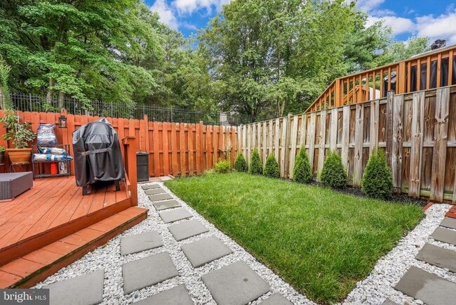 Building Photo - 5326 Larochelle Ct