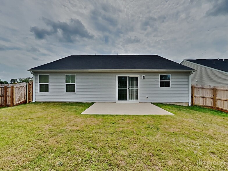 Building Photo - 215 Wellwood Way