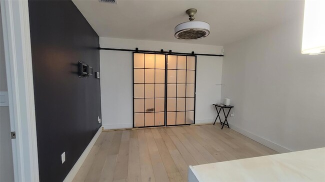 Building Photo - 512 NW 15th Terrace