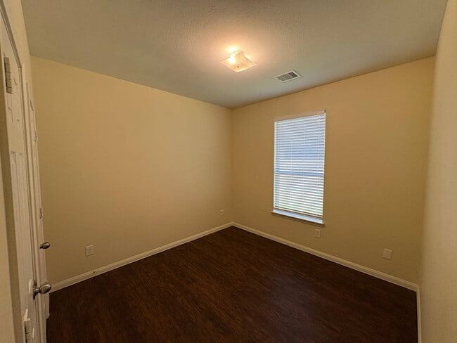 Building Photo - 13529 Raintree Dr