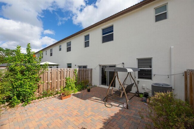 Building Photo - 12604 NW 23rd Pl