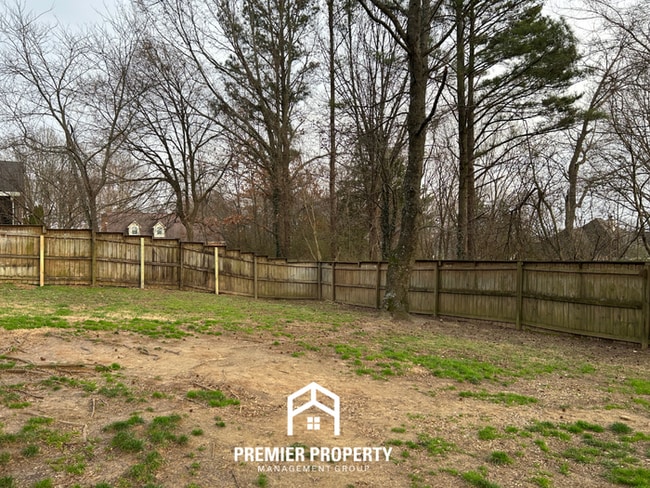 Building Photo - Spacious 3BR/2.5BA Olive Branch Home w/ Vaulted Ceilings, Fireplace, Formal Dining & Fenced Yard