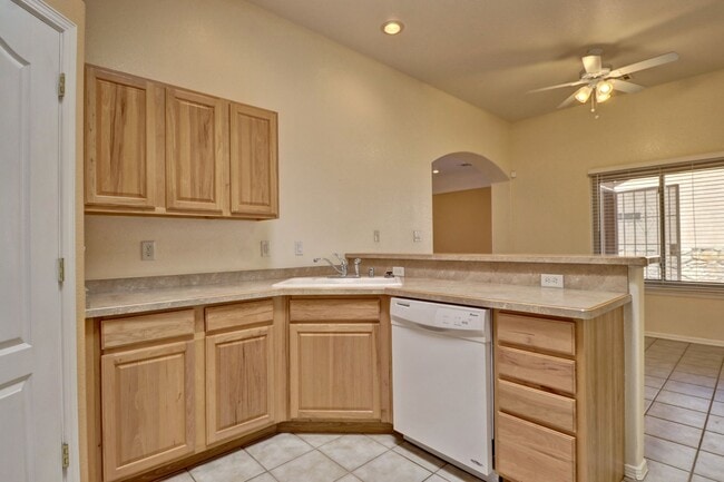 Building Photo - 2305 Santo Domingo Ave