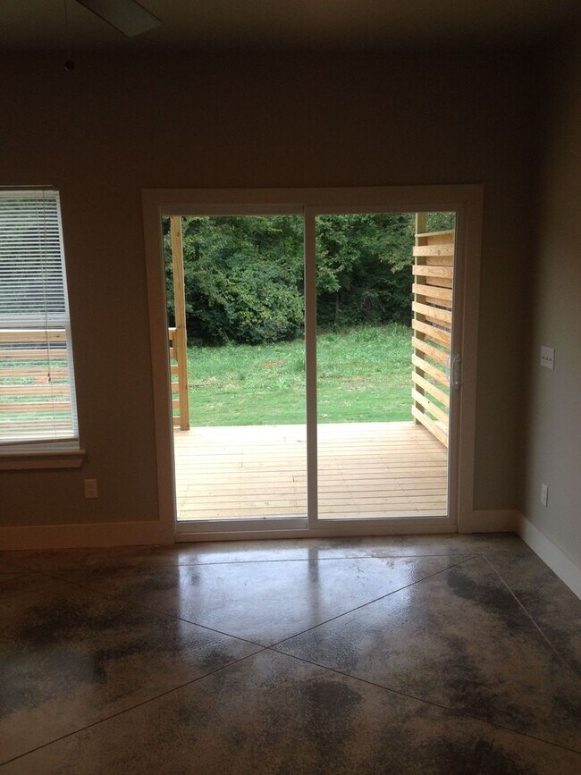 Building Photo - Wildwood 2