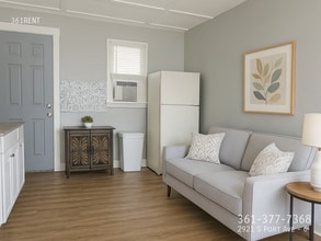 Building Photo - 2921 S Port Ave