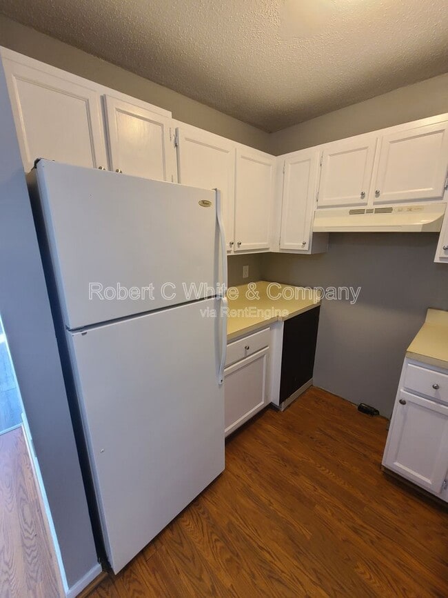 Building Photo - 279 Redstone Hl Rd