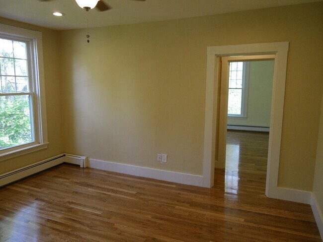 Building Photo - 63 Oak St