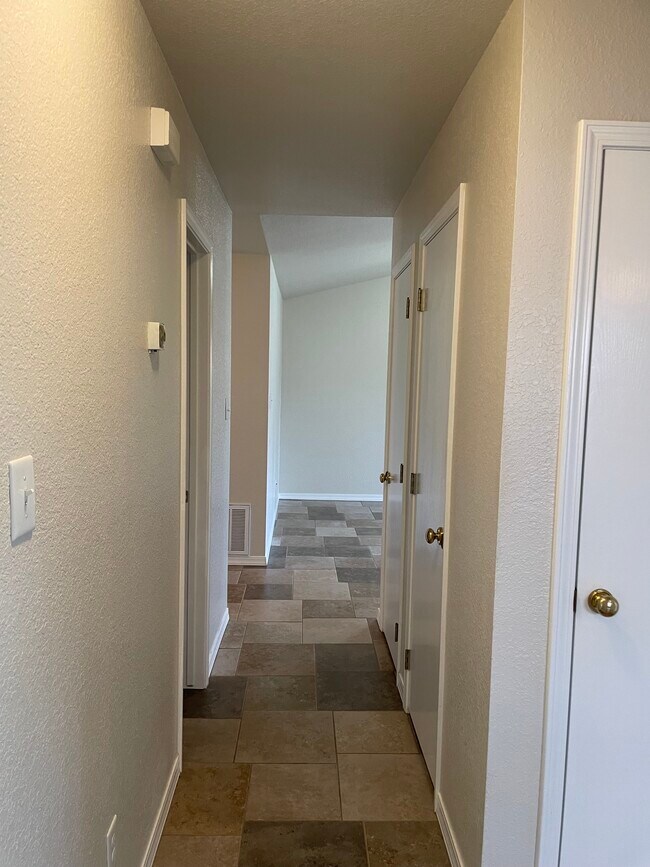 Building Photo - 9457 Magnolia Wood Dr