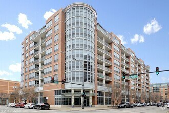 Building Photo - 1200 W Monroe St
