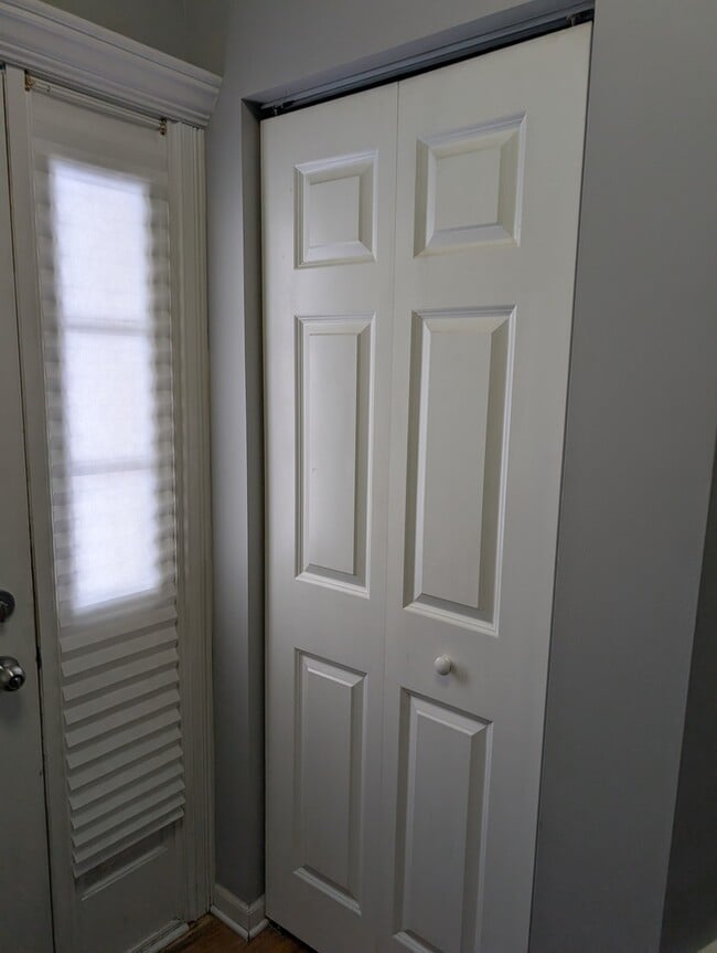 Building Photo - 1966 Alinda Ave