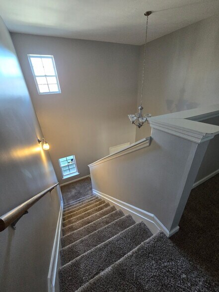 Building Photo - 638 Pippin Dr