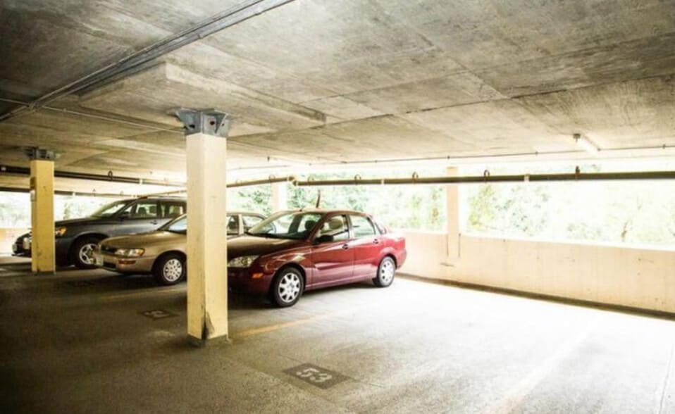 Garage Space - 2030 N Adams St