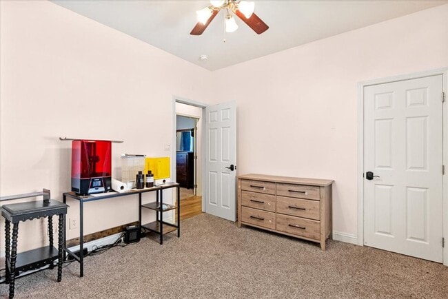 Building Photo - Stallion Springs Home!