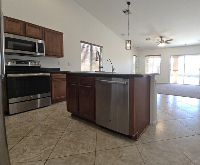Building Photo - 31208 Cheyenne Dr