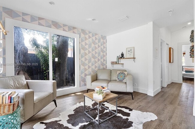 Building Photo - 266 NE 117th St