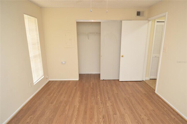 Building Photo - 8647 Mallard Reserve Dr