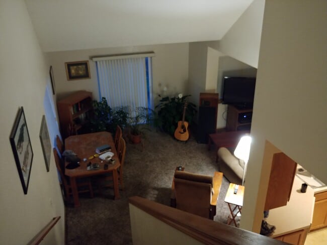 Building Photo - 1610 Gem Pl NE
