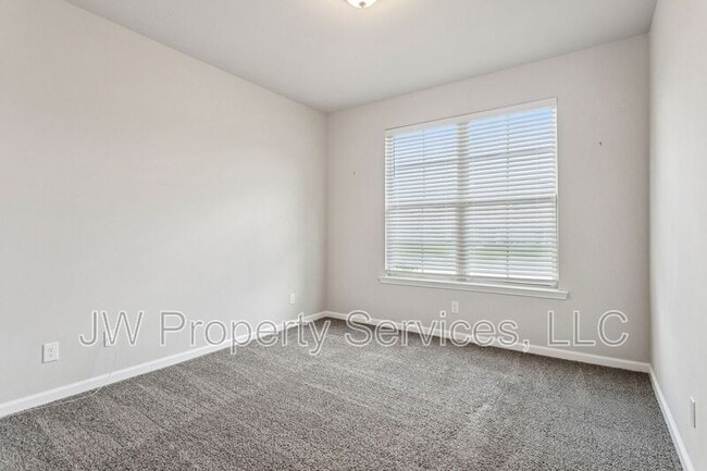 Building Photo - 5653 Oakworth St