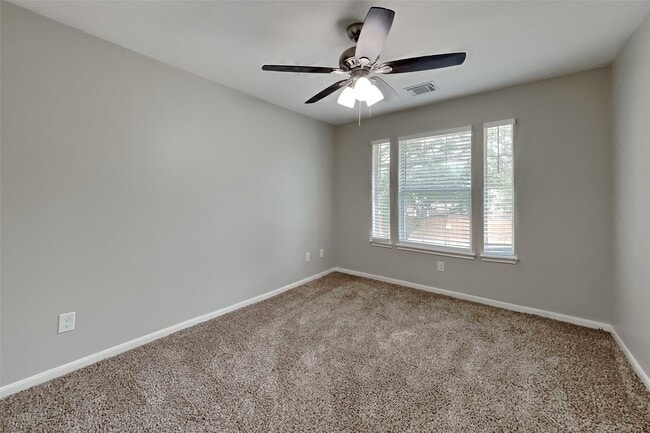 Building Photo - 12827 Deer Cove Ln