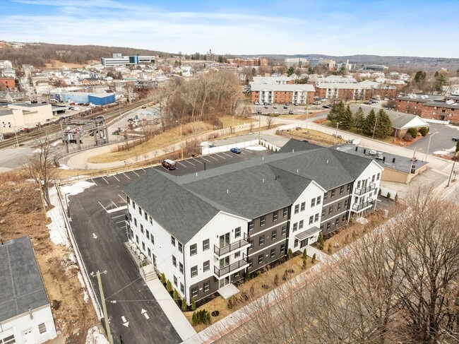 Building Photo - 631 Franklin St