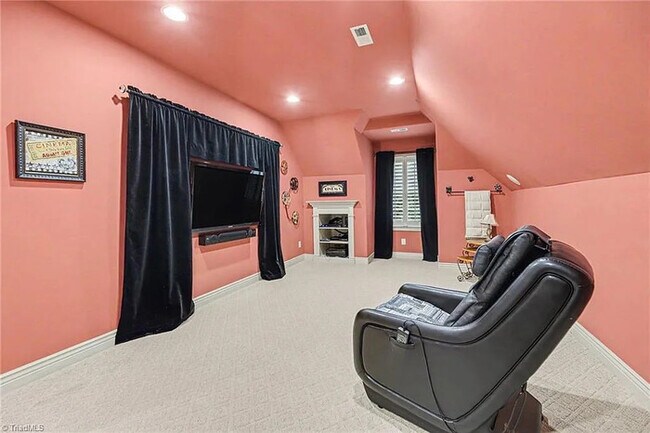Building Photo - Lease OR Lease to Own