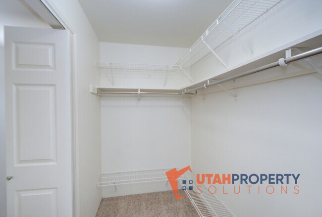 Building Photo - 1180 Foothill Dr