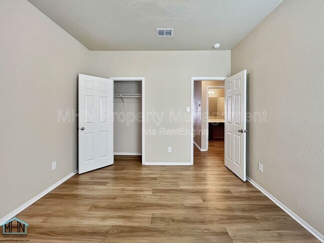 Building Photo - 7118 Marina Del Rey