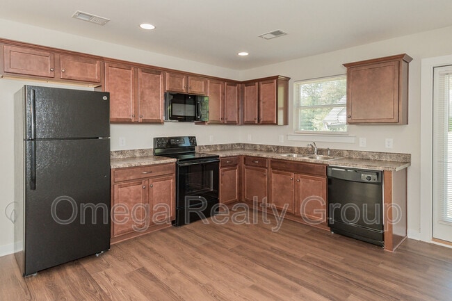 Building Photo - 112 Brookside Way