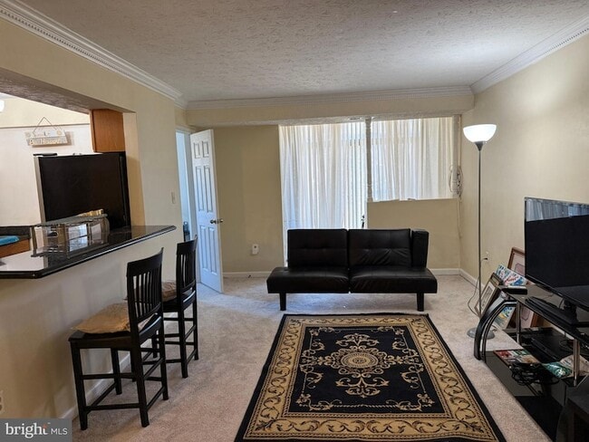 Building Photo - 7925 Mandan Rd