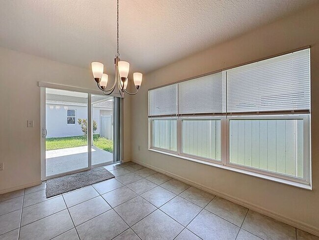 Building Photo - LIKE NEW HOME IN PRESERVATION POINT, Davenport