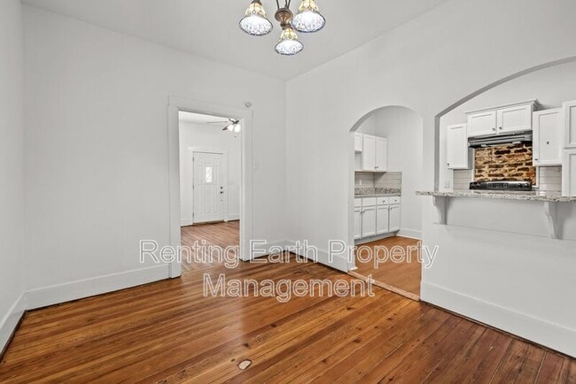 Building Photo - 609 34th St S