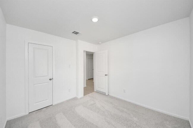Building Photo - 25657 Rose Creek Dr
