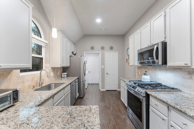 Building Photo - 25003 Burgh Castle Dr