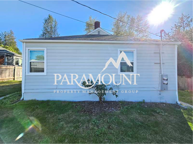 Building Photo - Newly Remodeled 1 Bedroom in a Great Locat...