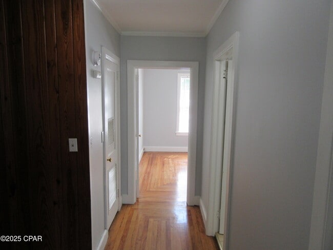 Building Photo - 304 Allen Ave