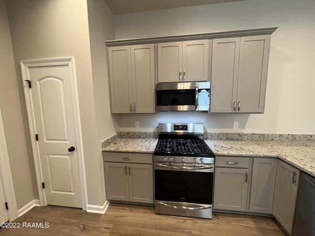 Building Photo - 307 Grassy Meadows Ln