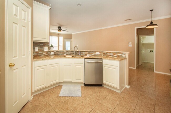 Building Photo - 3412 Pueblo Dr