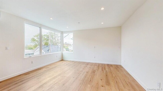 Building Photo - 16 Tiernans Ln