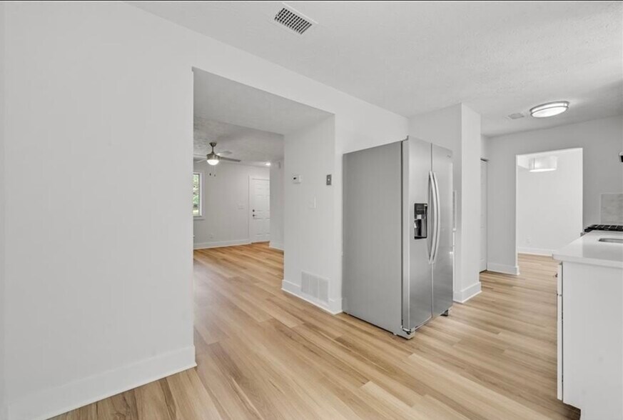 Building Photo - 1159 Saint Augustine Pl NE