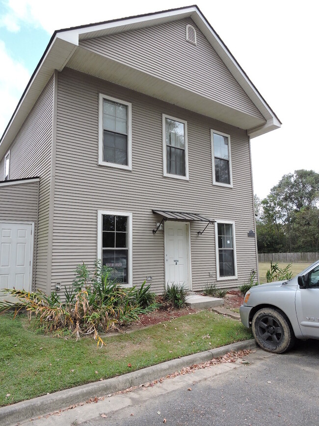 Primary Photo - Great 3BR/2BA Condo in Arlington Plantatio...