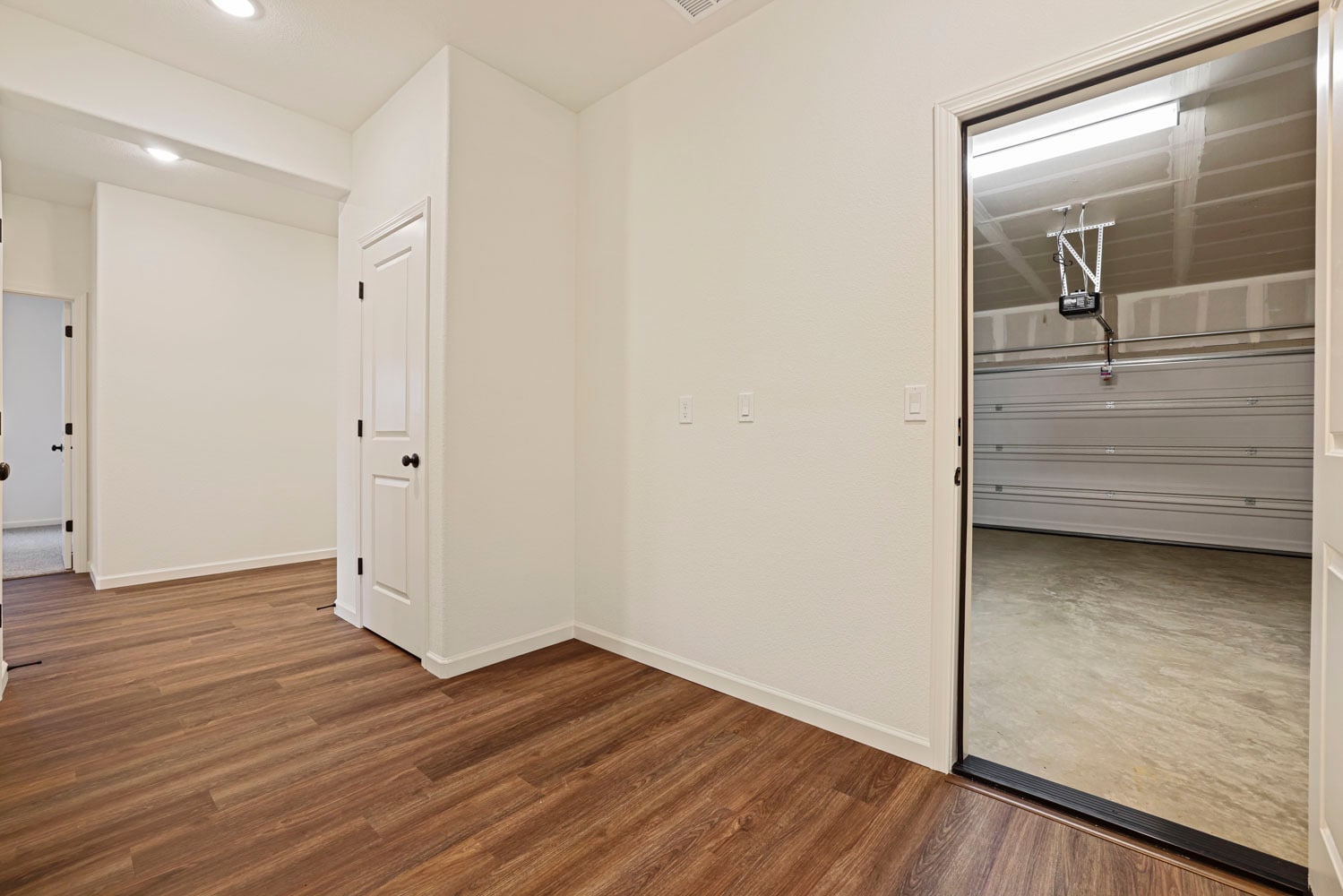 Hallway to Garage - 522 Bedfordshire Dr